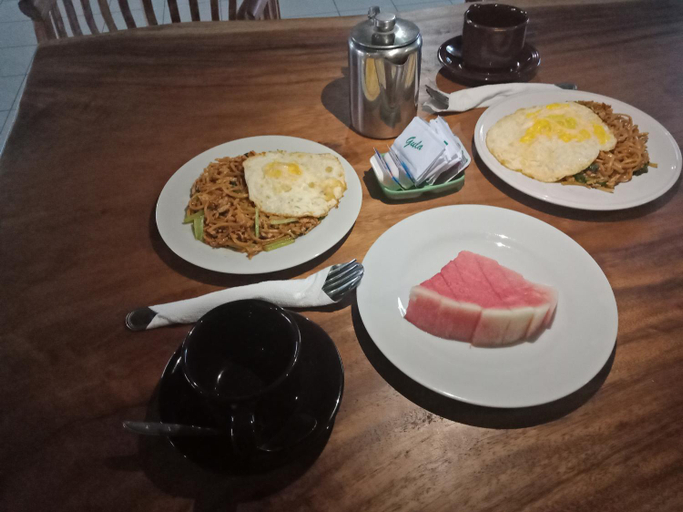 Food & Drinks 5, Taman Sari Cottage II, Badung