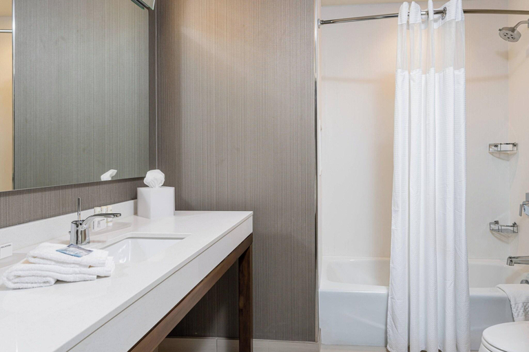 Bathroom 14