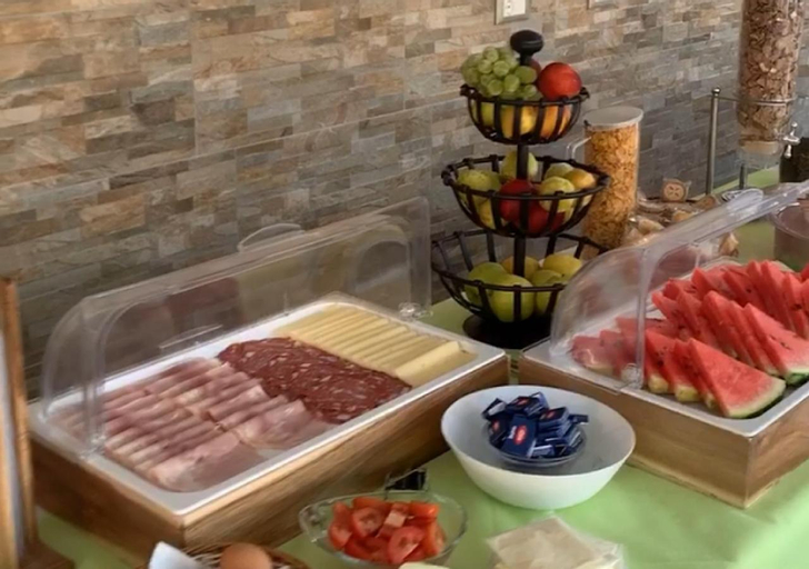 Food & Drinks 8