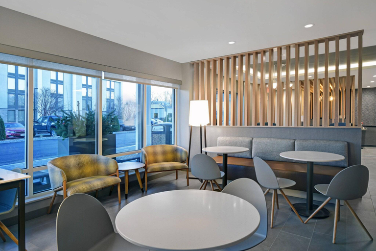 Public Area 2, TownePlace Suites by Marriott Westport, Bristol