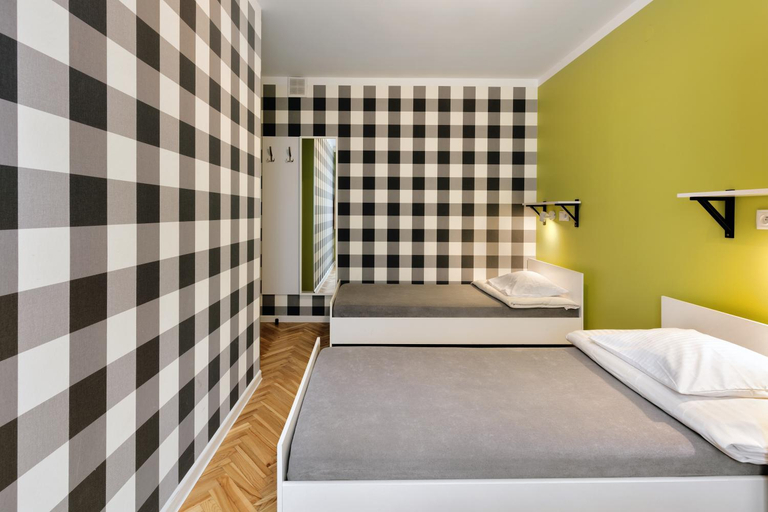 Bedroom 3, Dizzy Daisy Hostel, Kraków City