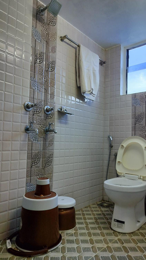 Bathroom 4, Achus inn, Idukki