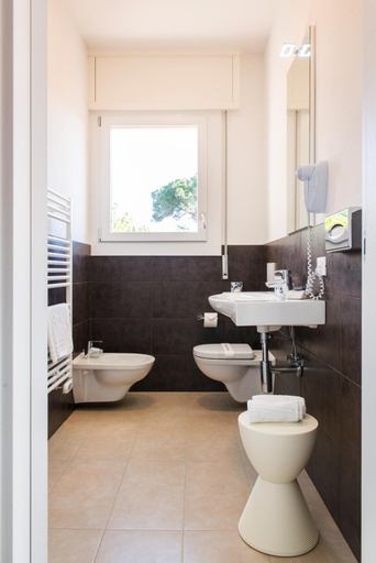 Bathroom 4, Hotel Al Prato, Padua