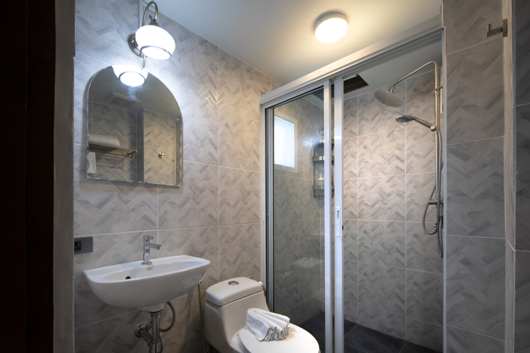 Bathroom 9