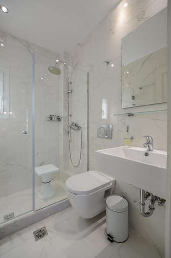 Bathroom 3, Hotel Ilion, South Aegean
