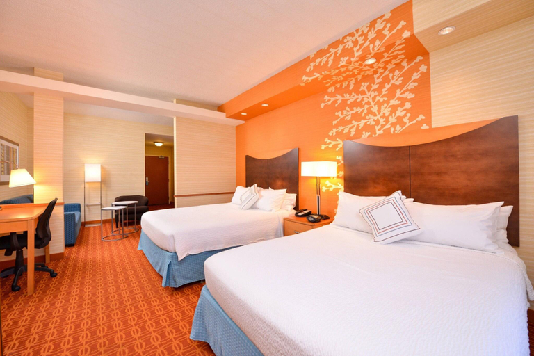 Bedroom 2, Fairfield Inn & Suites by Marriott White Marsh, Baltimore