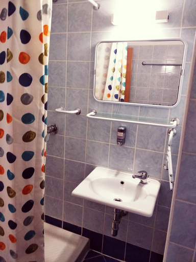 Bathroom 4, Hotel Nap, Budapesti