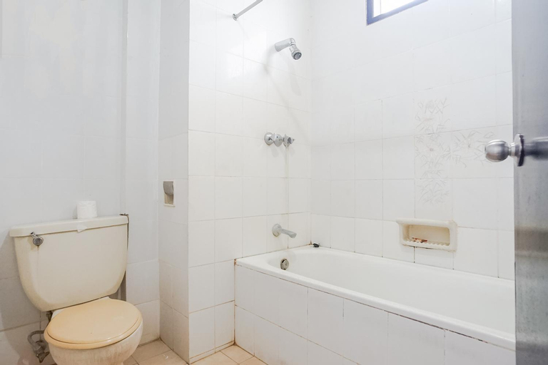 Bathroom 30