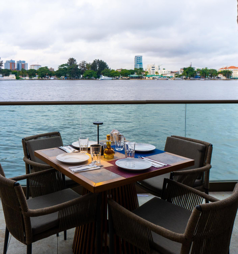 Food & Drinks 4, Maroko Bayshore Suites, Eti-Osa