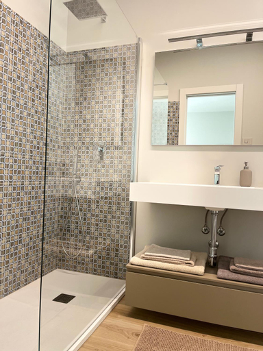 Bathroom 7