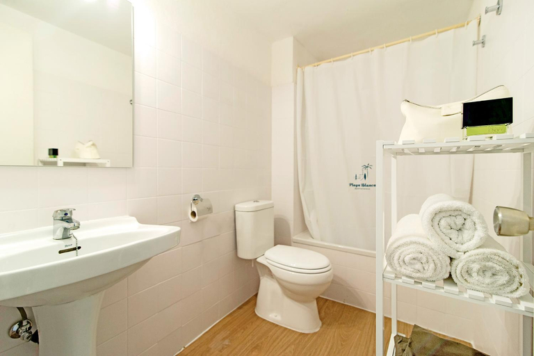 Bathroom 3, Apartamentos Cala Blanca, Baleares