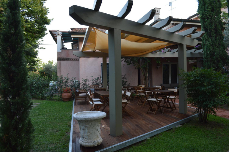Others 5, B&B Acquamarina, Massa Carrara