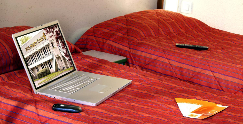 Bedroom 2, Premiere Classe Montlucon Saint Victor, Allier