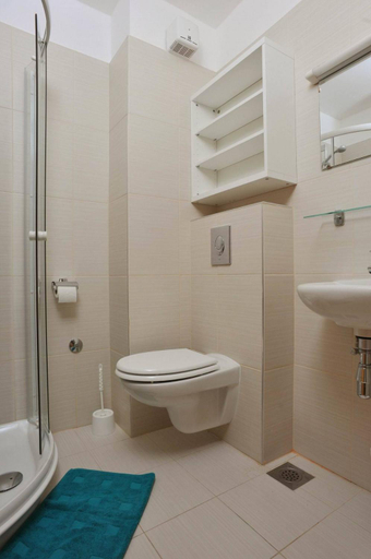Bathroom 2, Apartments Barbara Sutivan, Sutivan