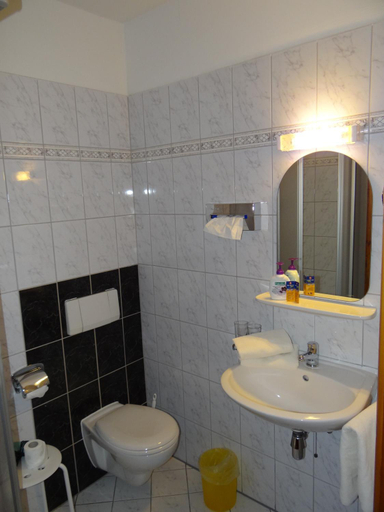Bathroom 5, Meridian, Görlitz