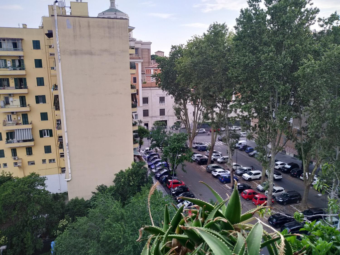 Others 4, casaLucina, Roma