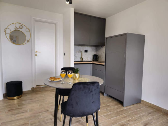 Others 2, Apartmani Tolj, Orebić