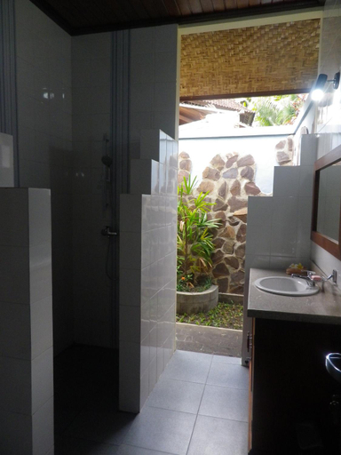 Bathroom, Bali Breeze Bungalows, Gianyar