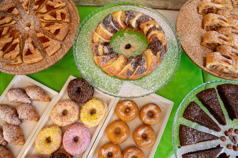 Food & Drinks 19