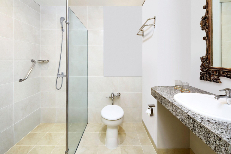 Bathroom 30