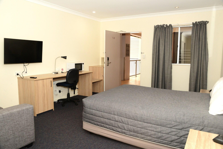 Bedroom 2, Lismore Bounty Motel, Lismore - Pt A