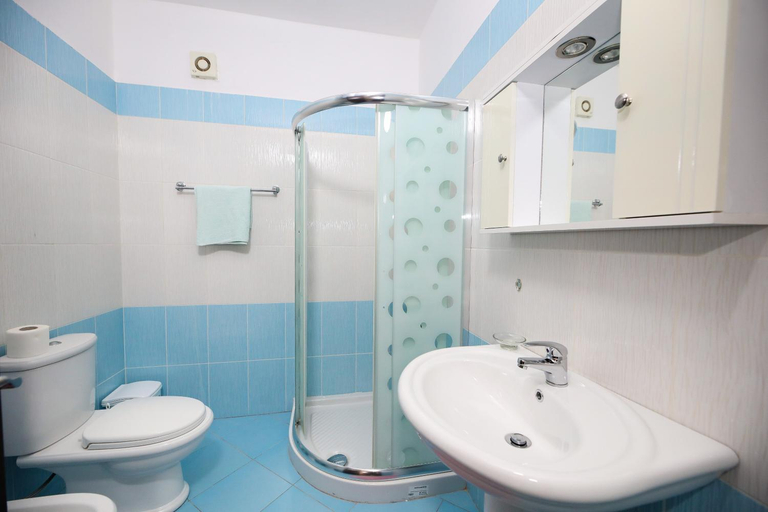 Bathroom 2, Apartment oslo 4 with private parking, Vlorës