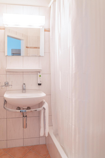 Bathroom 4