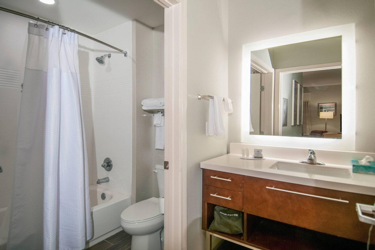Bathroom 17