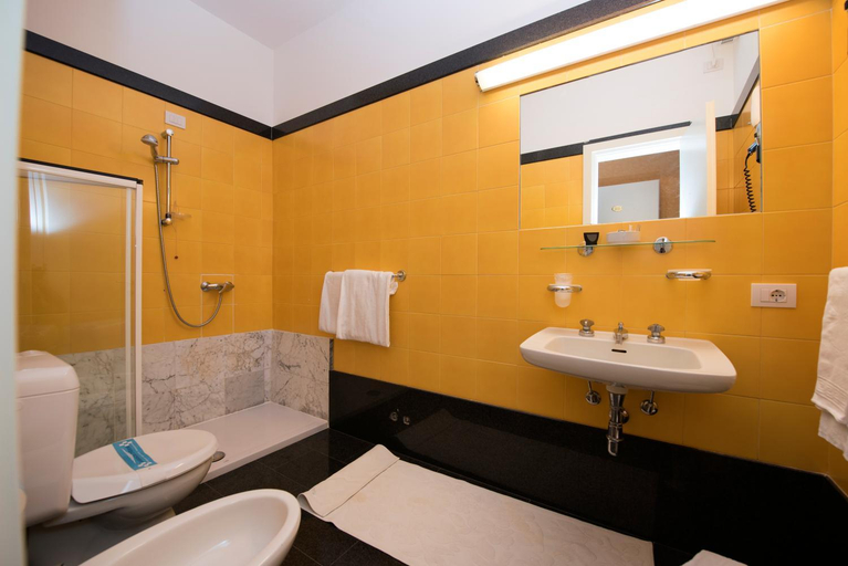 Bathroom 5, Hotel Campagna, Verbano-Cusio-Ossola
