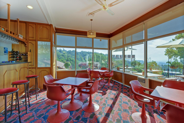 Food & Drinks 5, Village Family Motor Inn, Launceston - Pt B