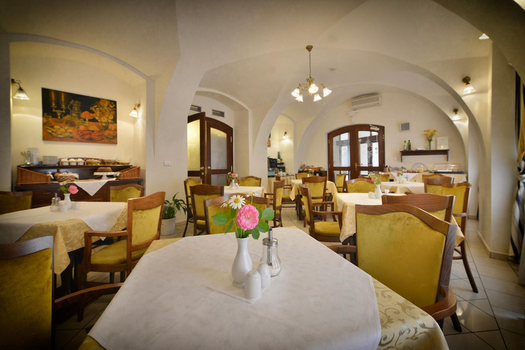 Food & Drinks 5, Hotel Certovka, Praha 1