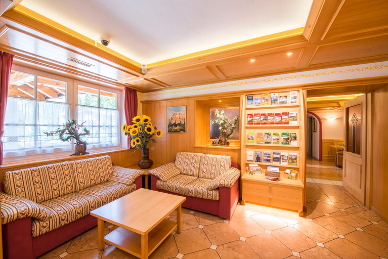 Public Area 2, Hotel Villa Rosella Park & Wellness, Trento