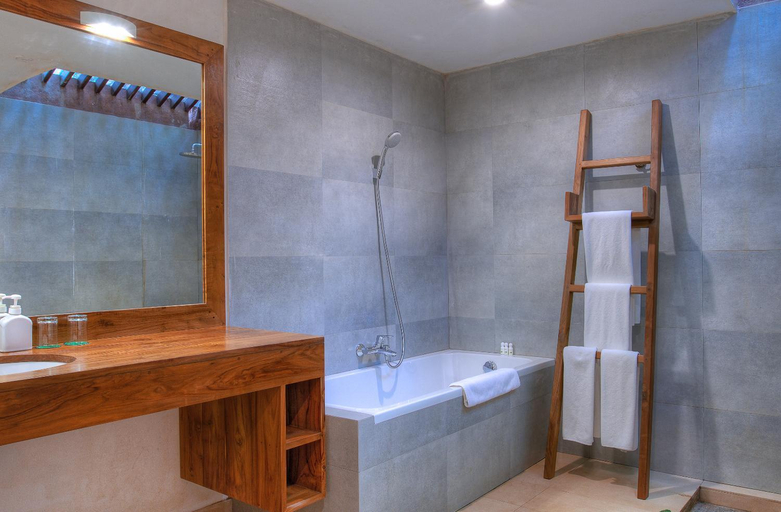 Bathroom 5, The Deer Park Hotel, Hingurakgoda