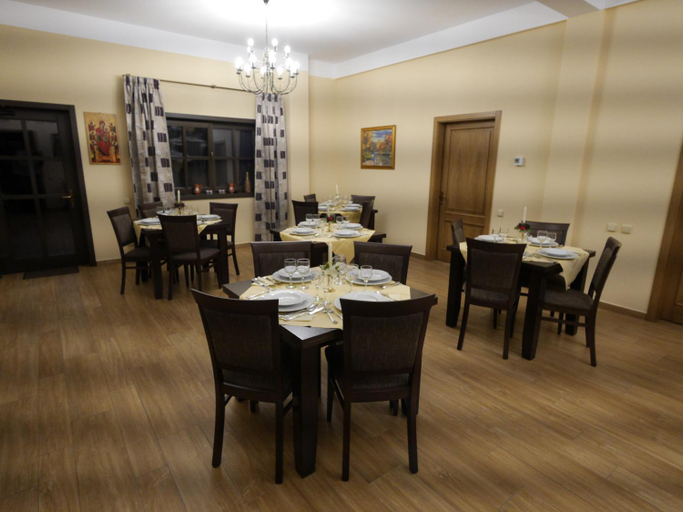 Food & Drinks 2, Pensiunea Vis Alpin Belis, Belis
