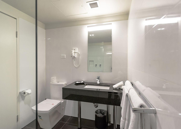 Bathroom 13