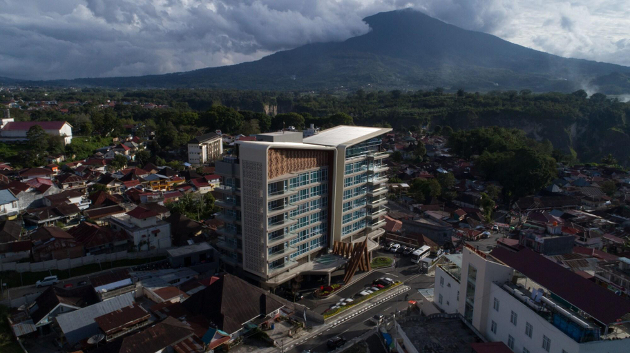 Hotel Santika Bukittinggi - Exterior & Views
