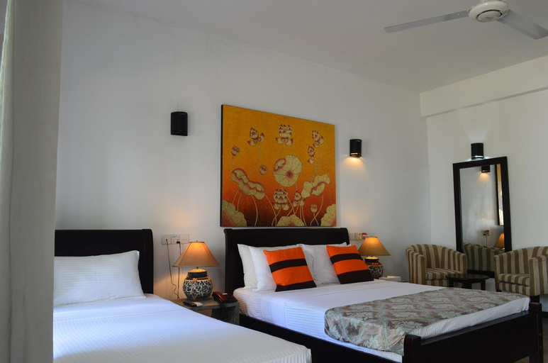 Bedroom 3, Oak Ray Elephant Lake, Dambulla