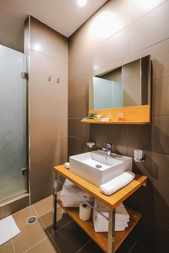 Bathroom 5, Rapos Resort Hotel, Vlorës