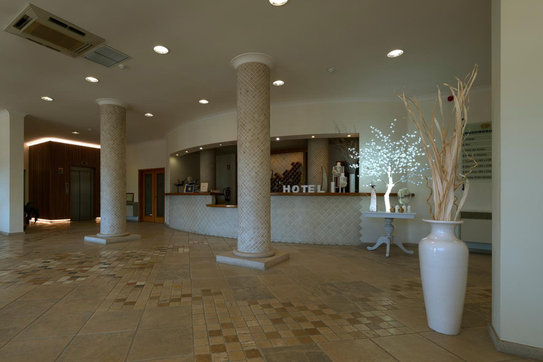 Public Area 3, Cabecinho, Anadia