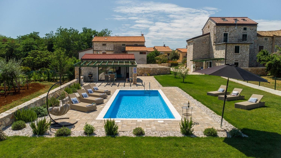 Others 4, Villa Francesca, Umag