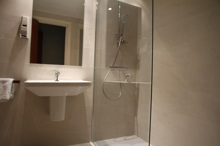 Bathroom 29