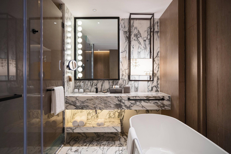 Bathroom 5, Renaissance Hangzhou Northeast Hotel, Hangzhou