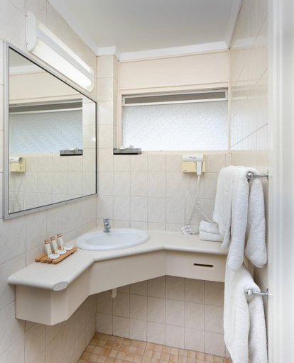 Bathroom 4