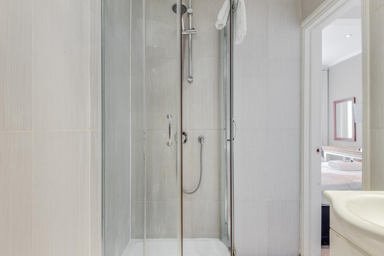 Bathroom 4, 1 Lexham Gardens Hotel, London