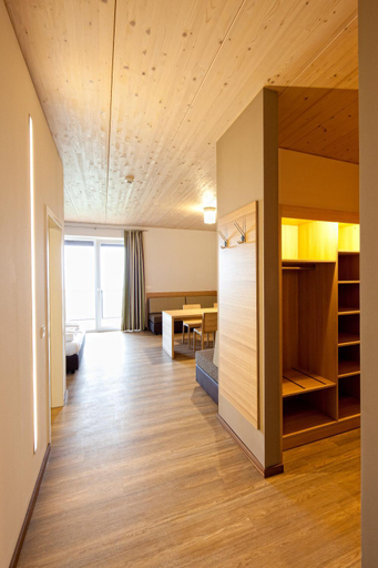 Bedroom 3, Schatz.Kammer Burg Kreuzen, Perg