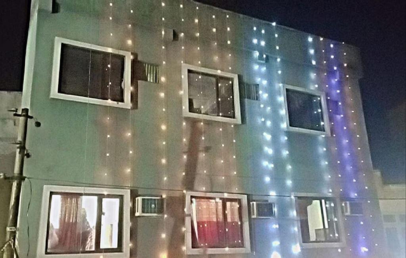THE RELAX IN, Reasi