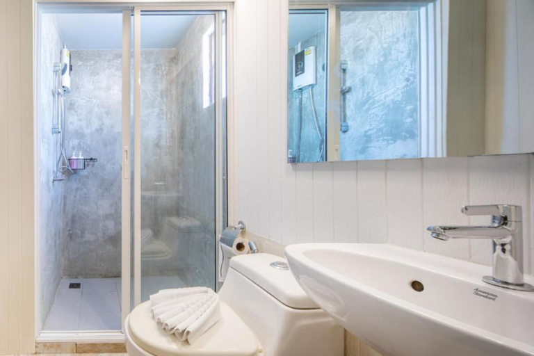 Bathroom 22