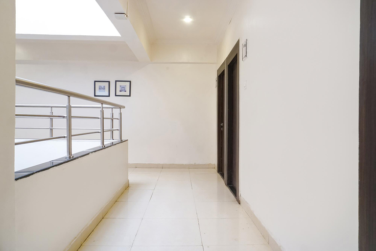 Public Area 3, Fabhotel Silver Oak, Pune