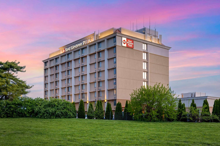 Best Western Plus The Charles Hotel, Saint Charles
