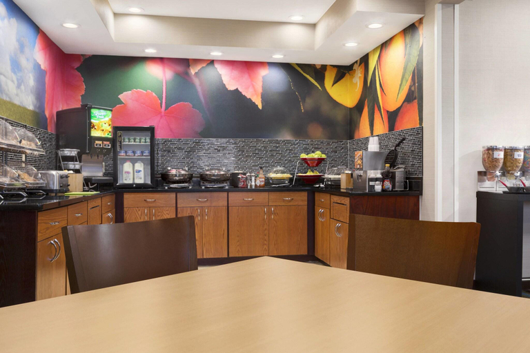Food & Drinks 5, Dubuque Inn & Suites, Dubuque